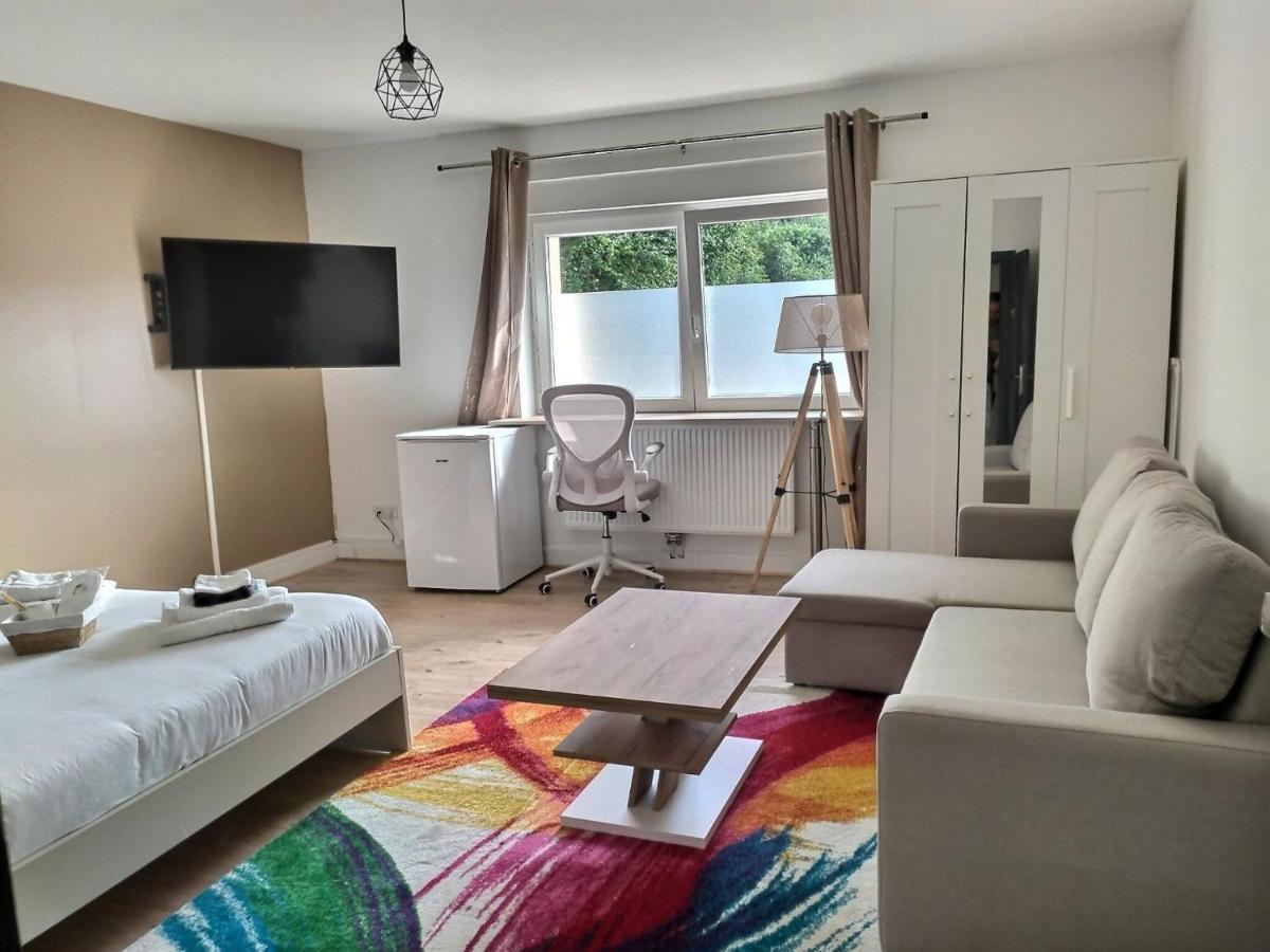 Chambre Privee 23M - Canape Lit - Wifi - Appart 120M Woippy Esterno foto